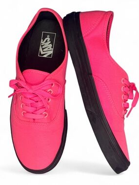 WOMEN’S VANS Authentic Low Top Hot Barbie Pink Skate Sneakers - UNISEX Men’s 9.5